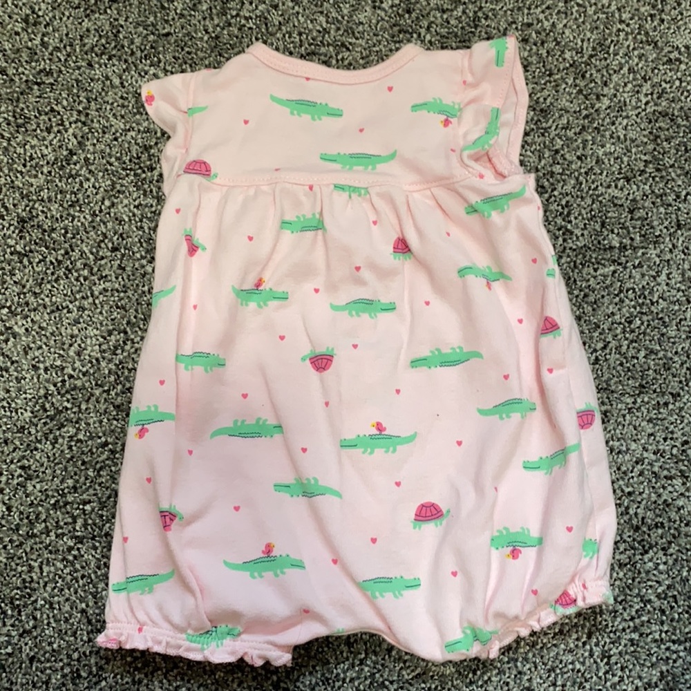 Carter’s romper - Picture 2 of 2